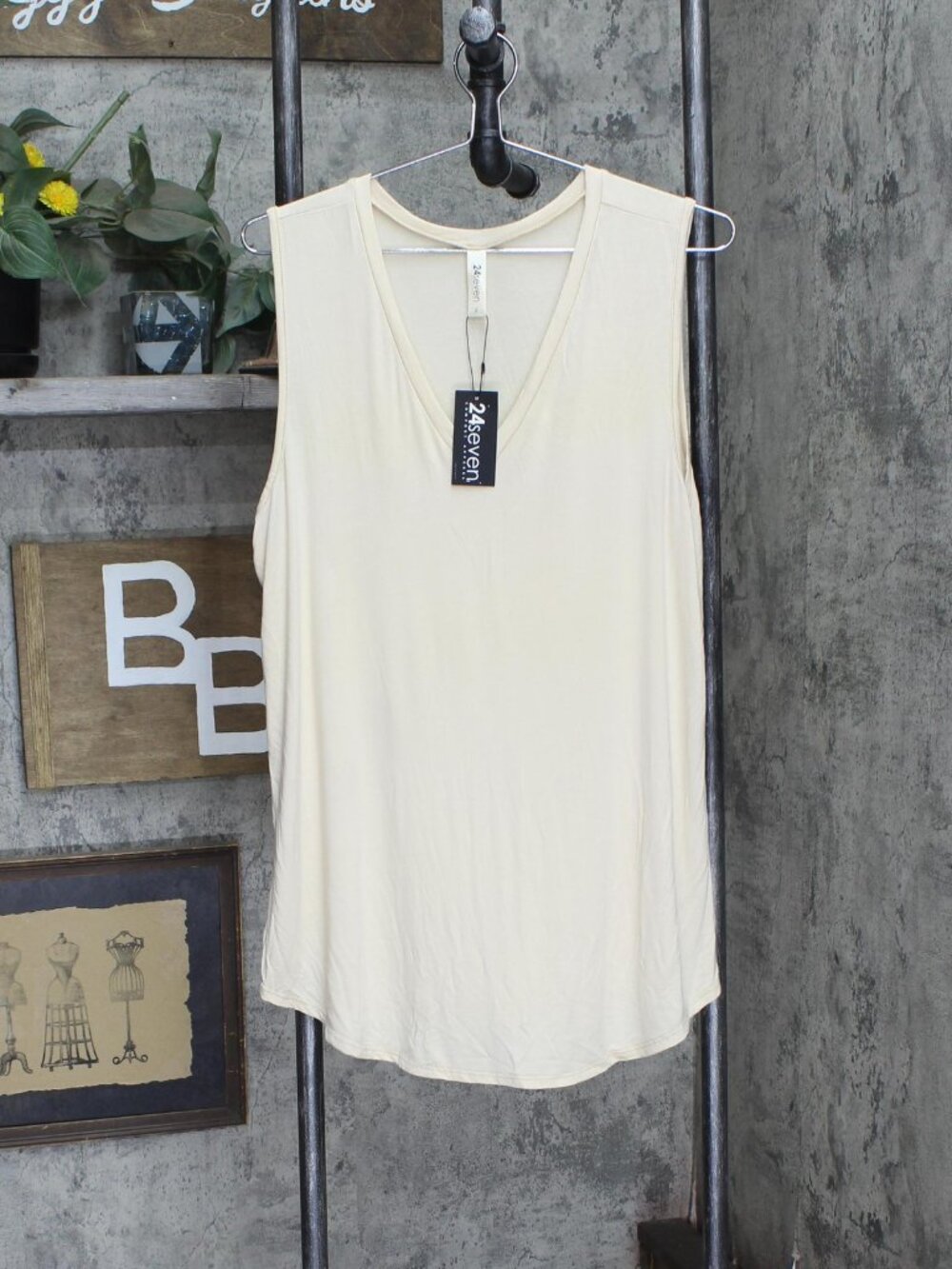 24Seven Comfort Apparel V Neck Sleeveless Rounded Hemline Top 1X Sz V